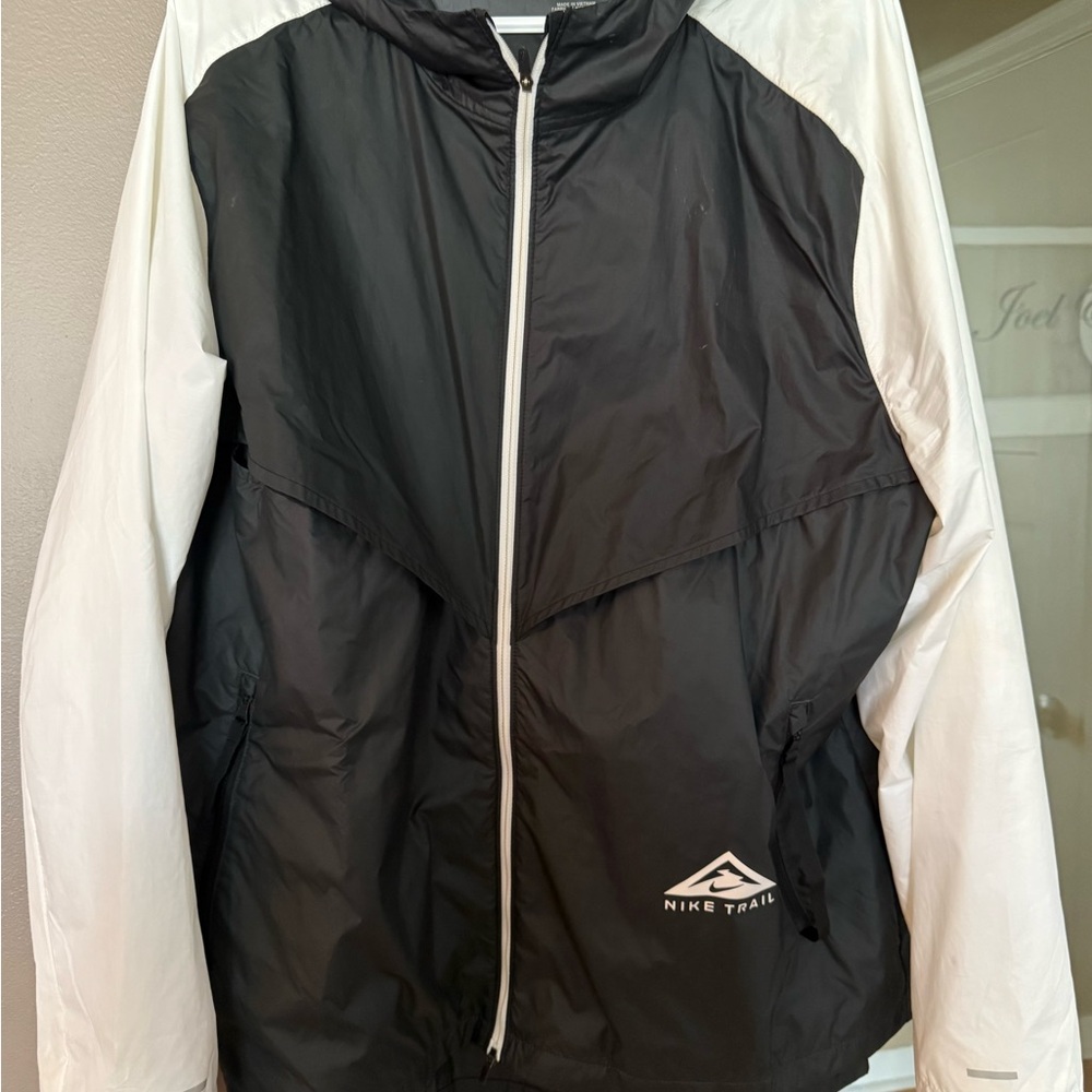 Nike Trail Black and White Jacket